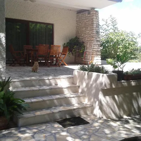 펜션 House With A Parking Space Valbandon, - 11172 *